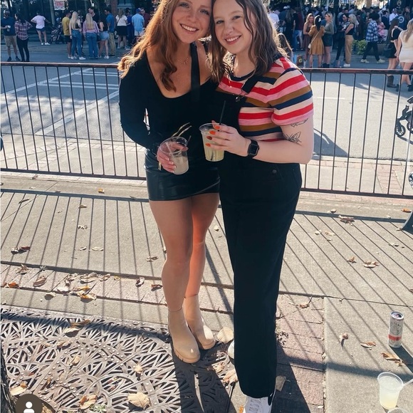 Women’s Universal Thread Black Denim Overalls - Picture 6 of 6